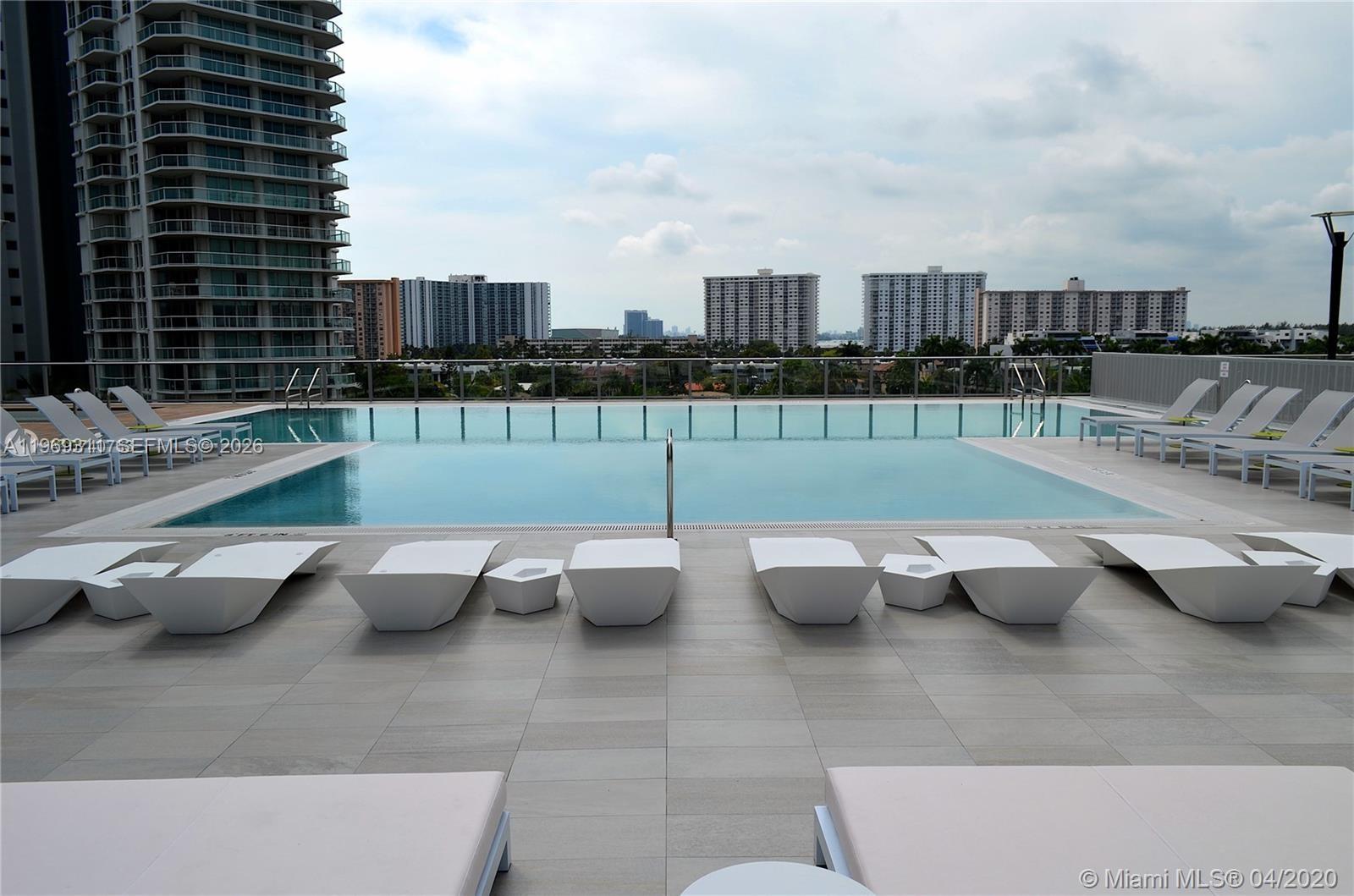 PARQUE TOWERS CONDO - Residential