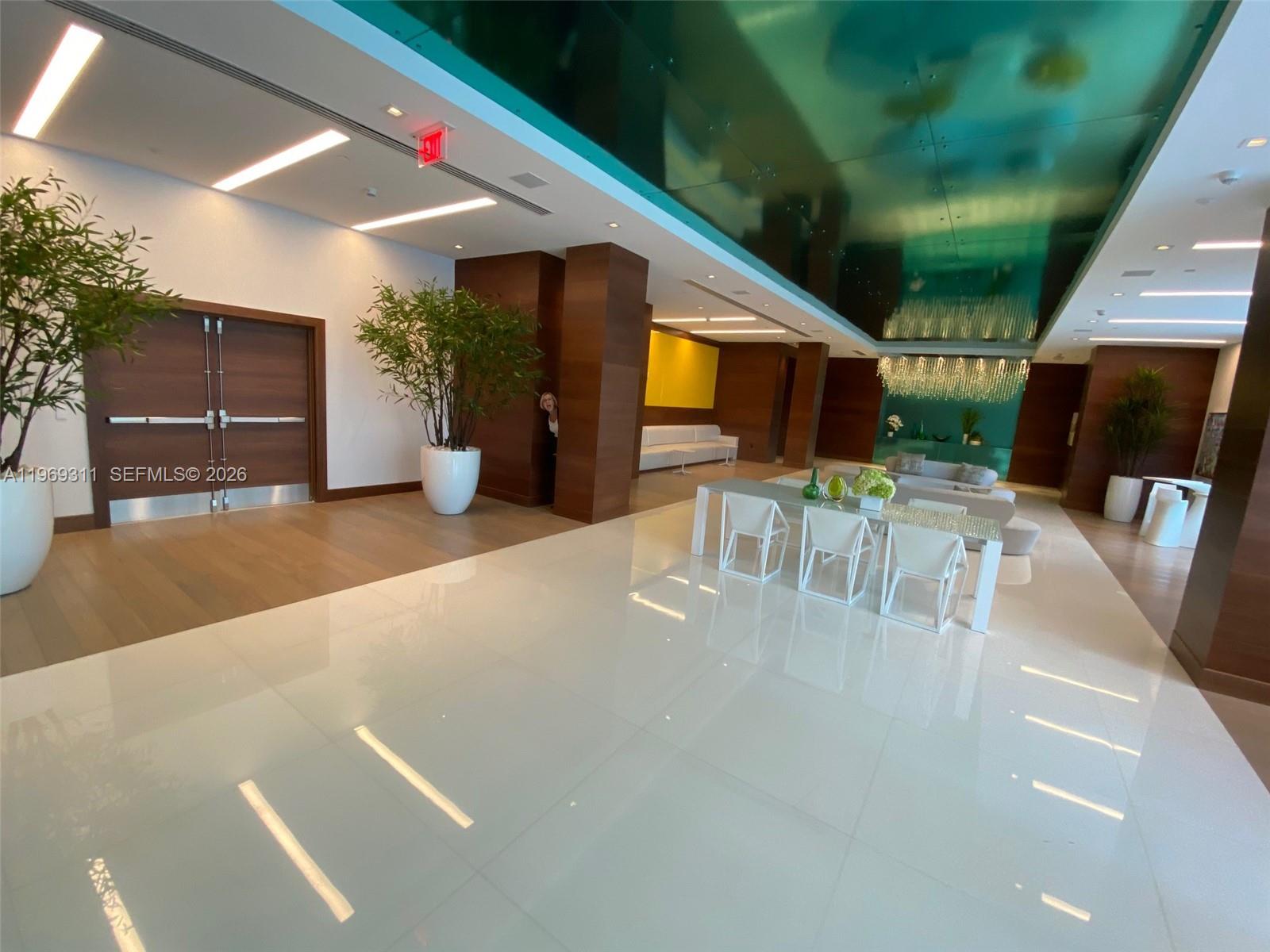 PARQUE TOWERS CONDO - Residential