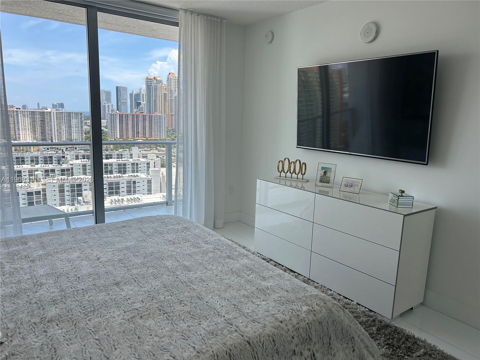 PARQUE TOWERS CONDO - Residential