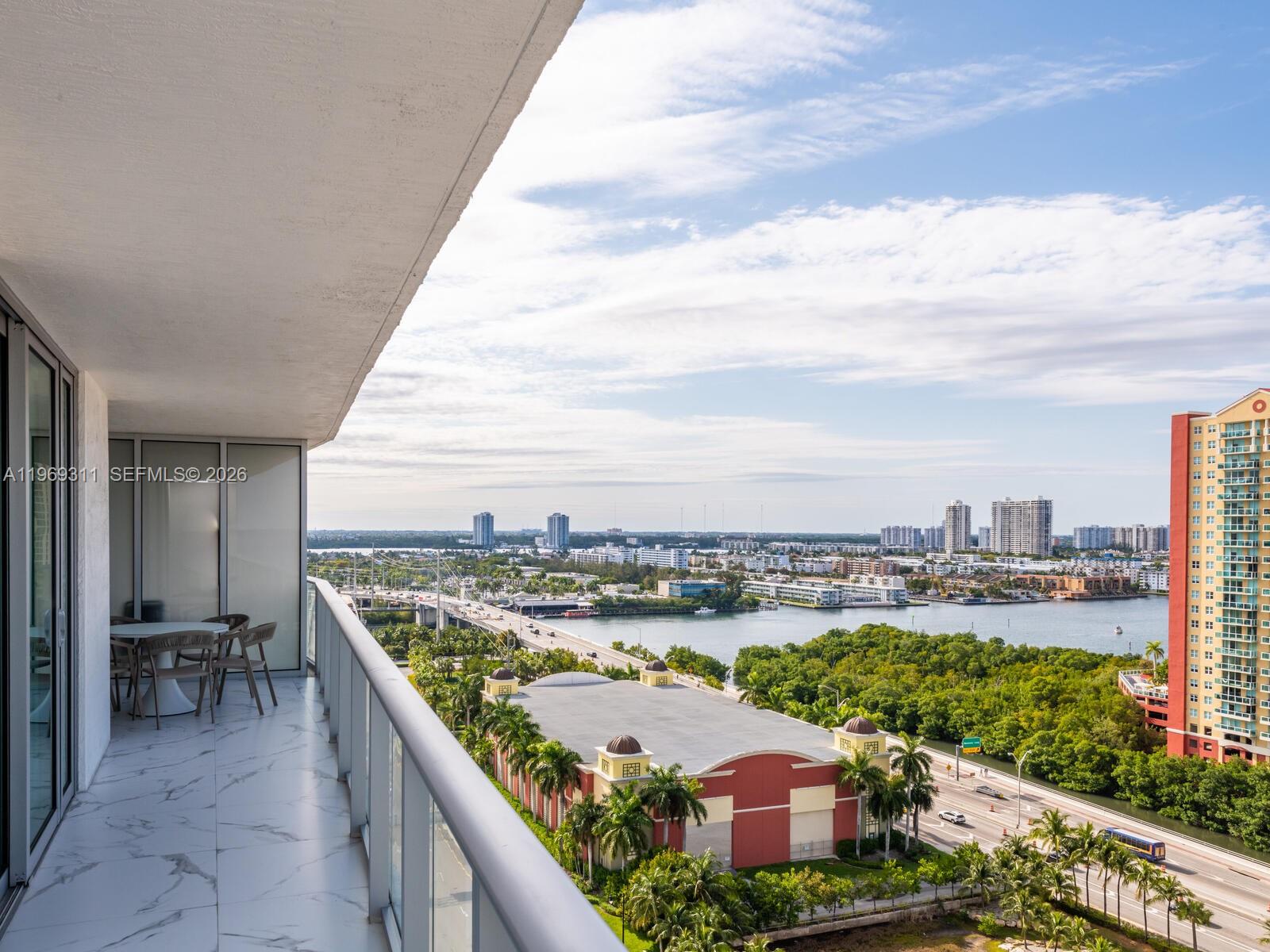 PARQUE TOWERS CONDO - Residential