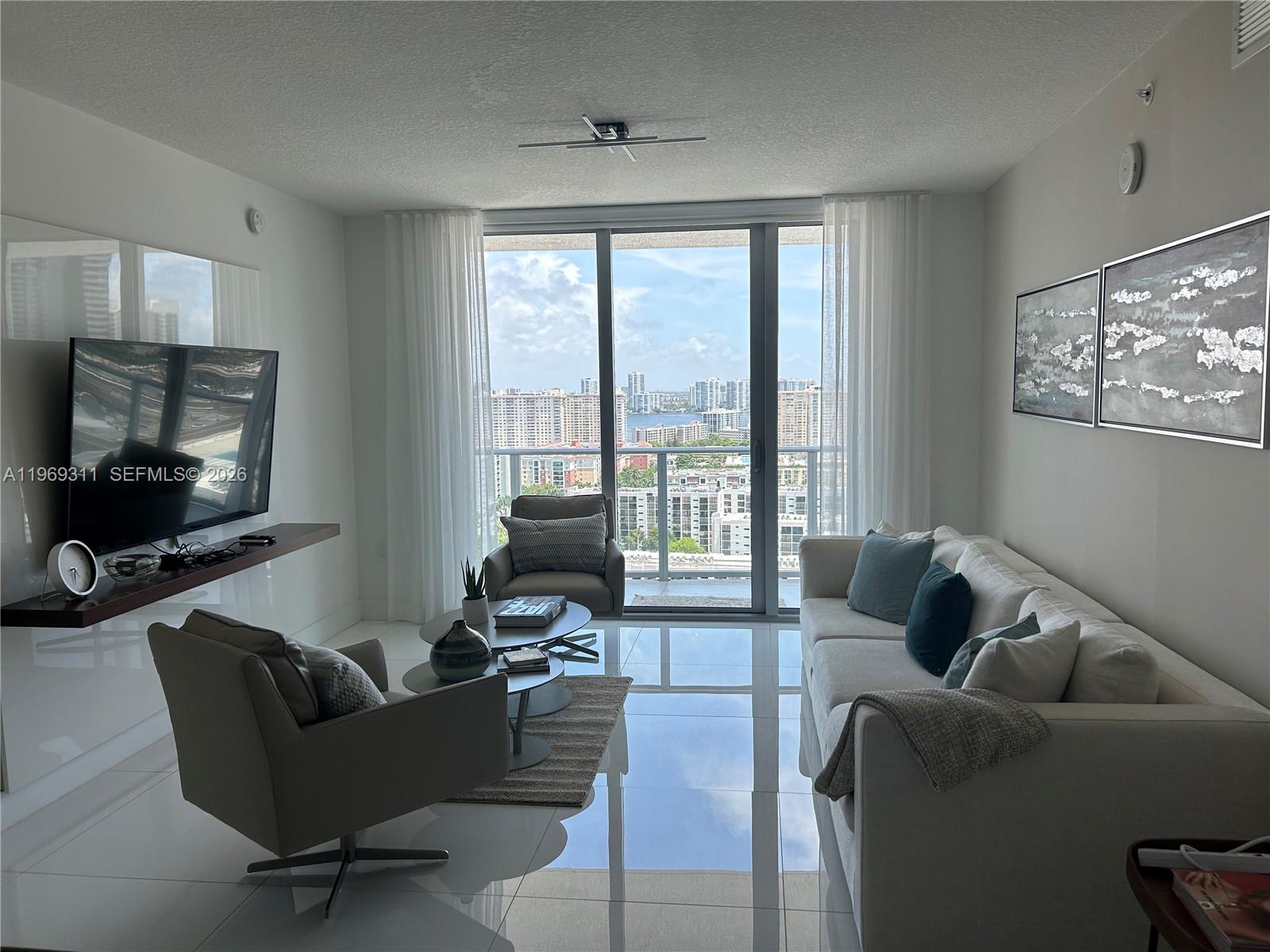 PARQUE TOWERS CONDO - Residential