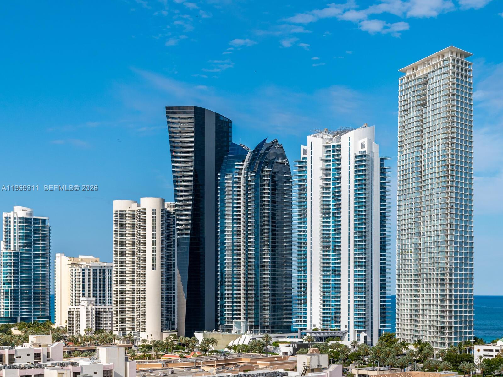 PARQUE TOWERS CONDO - Residential