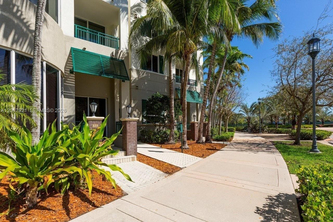 VERANDA CONDO - Residential
