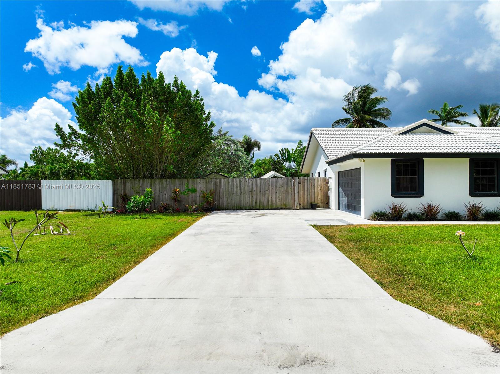 REDAVO ESTATES - Residential