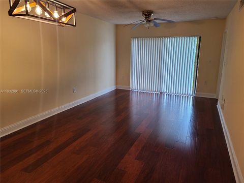 9983 S Nob Hill Ct . Sunrise FL 33351