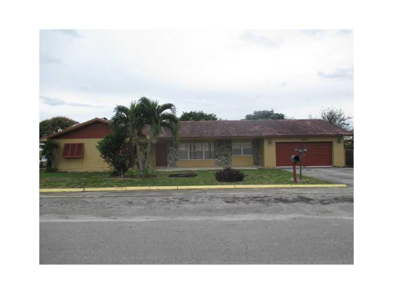 This lovely spacious home with 4 bedrooms and 2.5 baths. Property features large open kitchen with granite tops and stainless steel appliances, ceramic tile floors, oversized yard with large trees and space for a pool. Located nearby Gulf Stream Casino, s hopping, and major roads. This is a Fannie Mae Homepath property.
