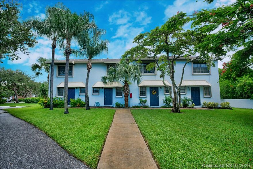 Beautifully renovated townhouse in the heart of Tequesta. Downstairs features a comfortable living room, dining room, washer/dryer, half bathroom, and a very modern kitchen. Upstairs features two large bedrooms with great closets and two bathrooms. Charming back patio with space for a grill, seating, and entertaining. This corner unit has more windows, so it's light and bright,... and it is super close to the beach, shopping, restaurants, and waterfront entertainment. Perfect location, close to shopping, restaurants, nightlife, and great schools...! Call for a private showing today...!