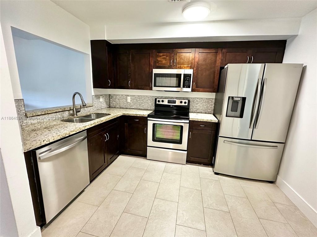 Photo of 4245 S Pine Island Rd, Davie, FL 33328 (MLS # A11864575)