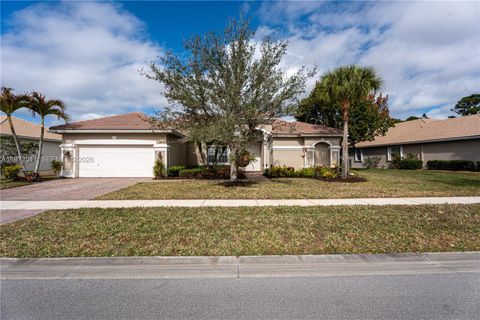 Photo of 6918 SE Sleepy Hollow Ln, Stuart, FL 34997 (MLS # A11972011)