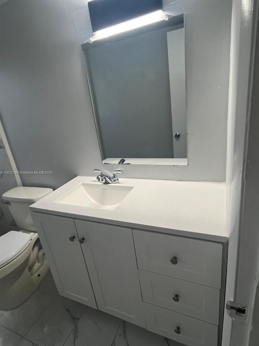 3/1 in Pembroke, spacious unit.. There's a community Pool / Laundry room / ample parking spaces / Fast Approval, that takes only a couple days.. 2-MONTHS deposit ONLY to move-in... across the street from a car wash and walking distance from several small shopping plazas... Which also includes restaurants, Sub shops, Fruit juice bars, etc,... SECTION-8 WELCOMED!!