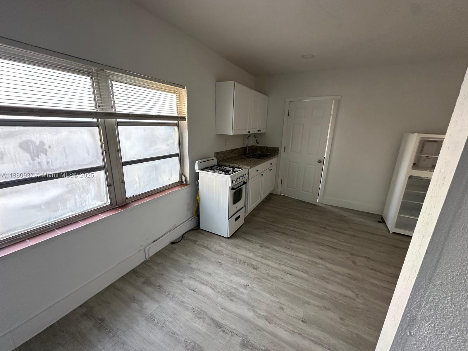 ISLE OF NORMANDY MIAMI VI - Residential Lease
