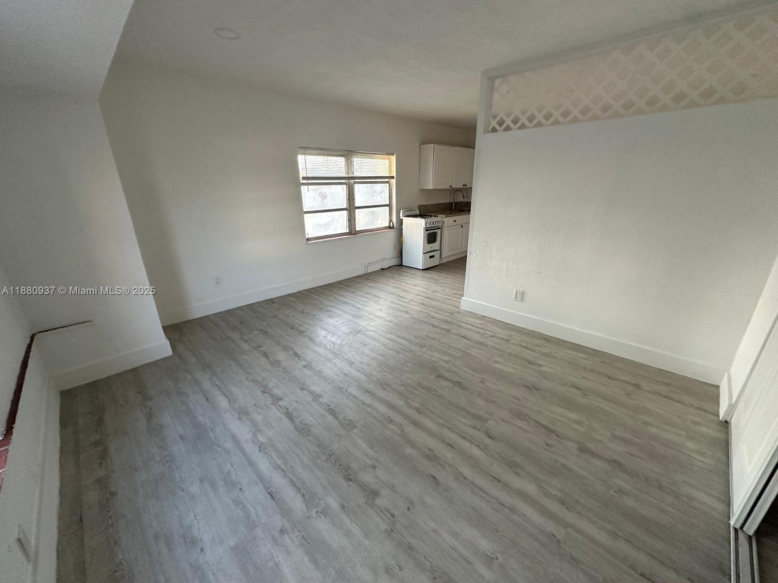 ISLE OF NORMANDY MIAMI VI - Residential Lease