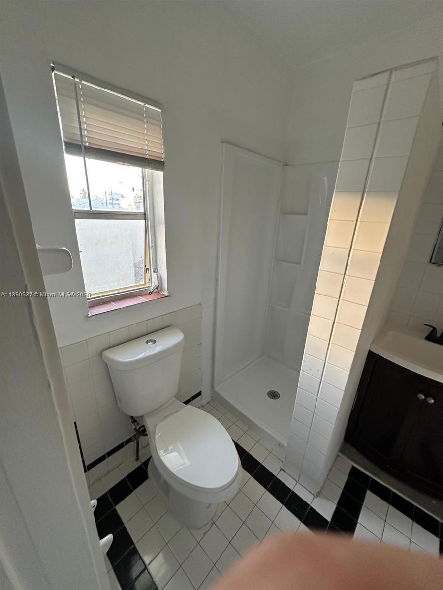 ISLE OF NORMANDY MIAMI VI - Residential Lease