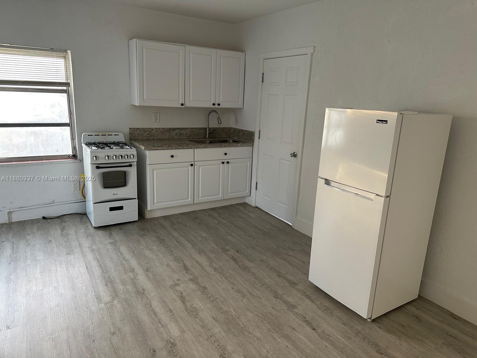 ISLE OF NORMANDY MIAMI VI - Residential Lease