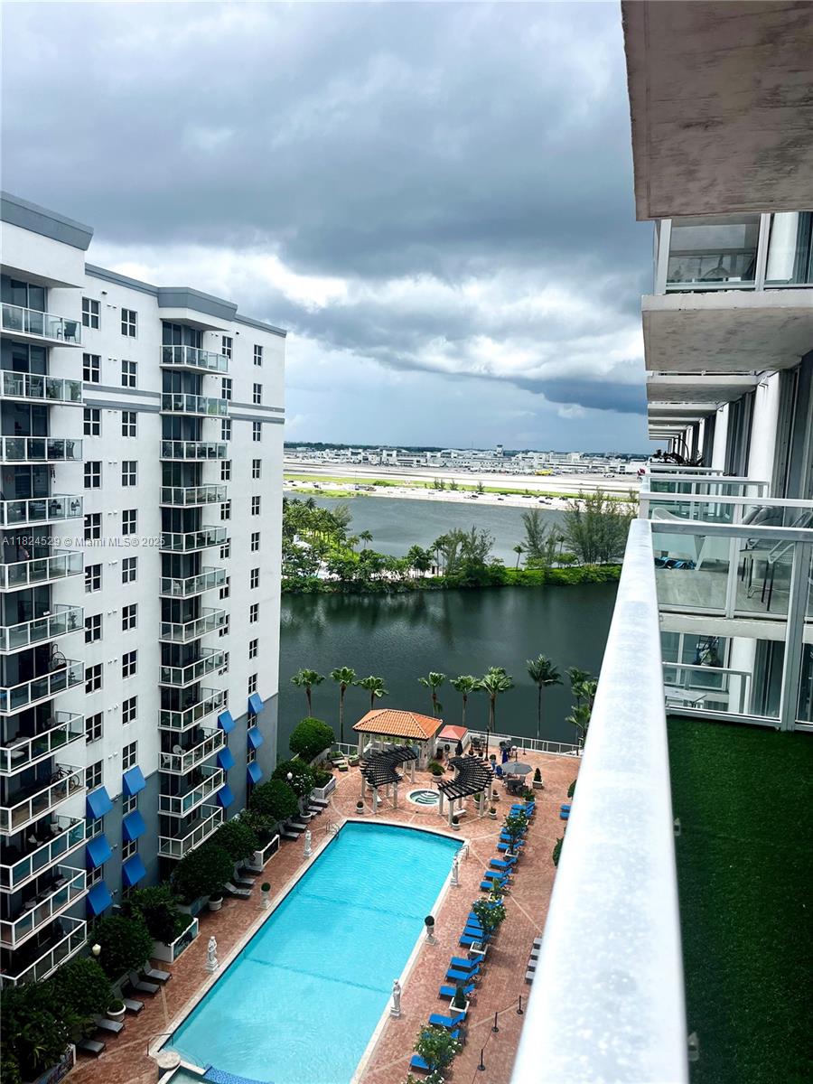 Beautiful 2/2 with balcony, laundry inside, 2 assigned parking spaces, Bldg offers Clubhouse, BBQ Areas, Kid Playground, Heather pool, Jacuzzi, Sauna, Gym, Electric Car Stations, Mini market and more.