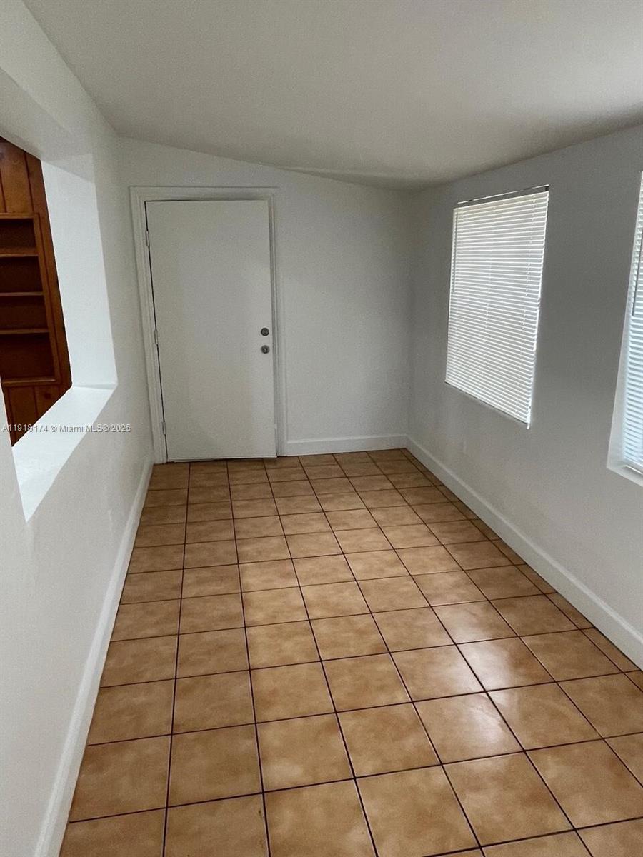 LAUDERDALE - Residential Lease