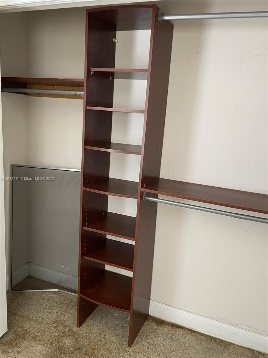 LAUDERDALE - Residential Lease