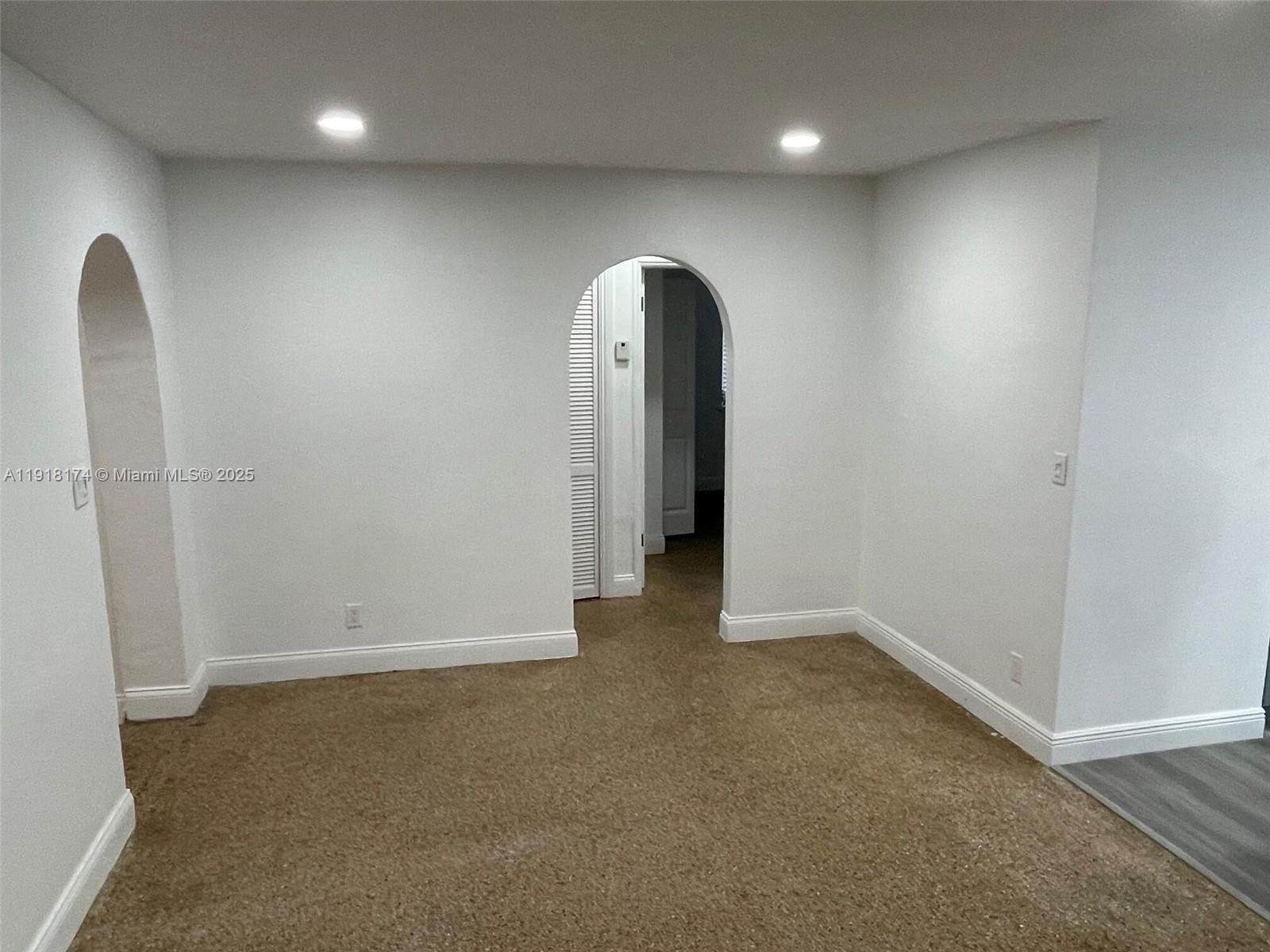 LAUDERDALE - Residential Lease