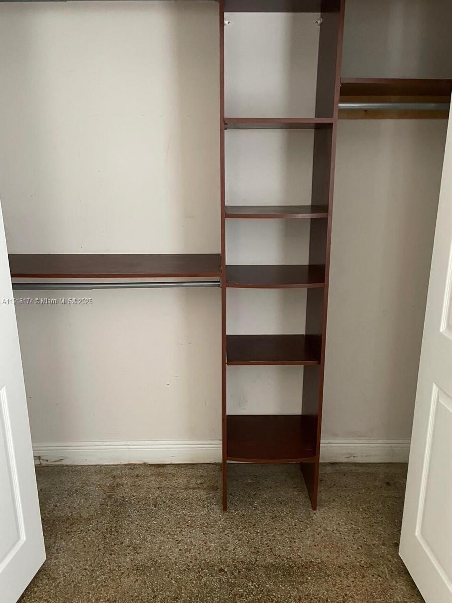 LAUDERDALE - Residential Lease