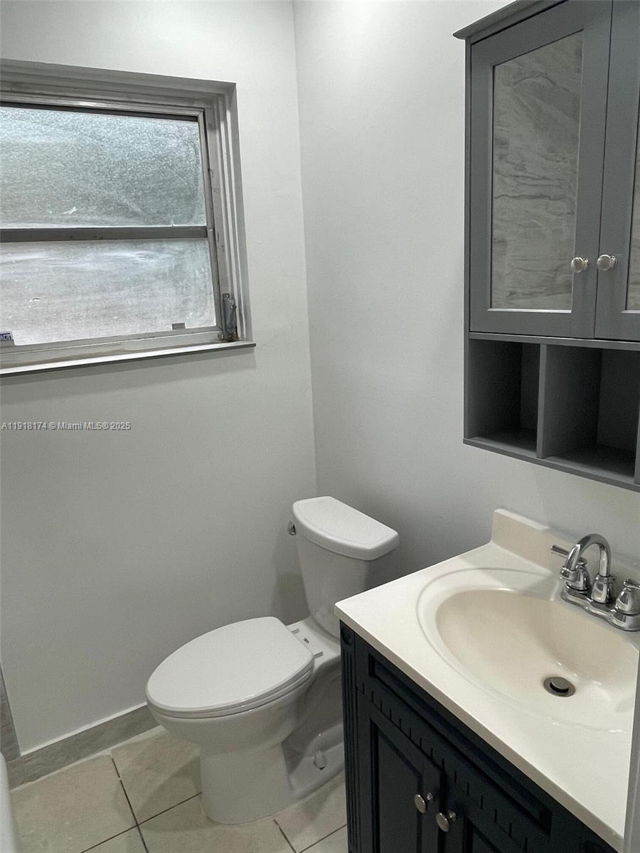 LAUDERDALE - Residential Lease