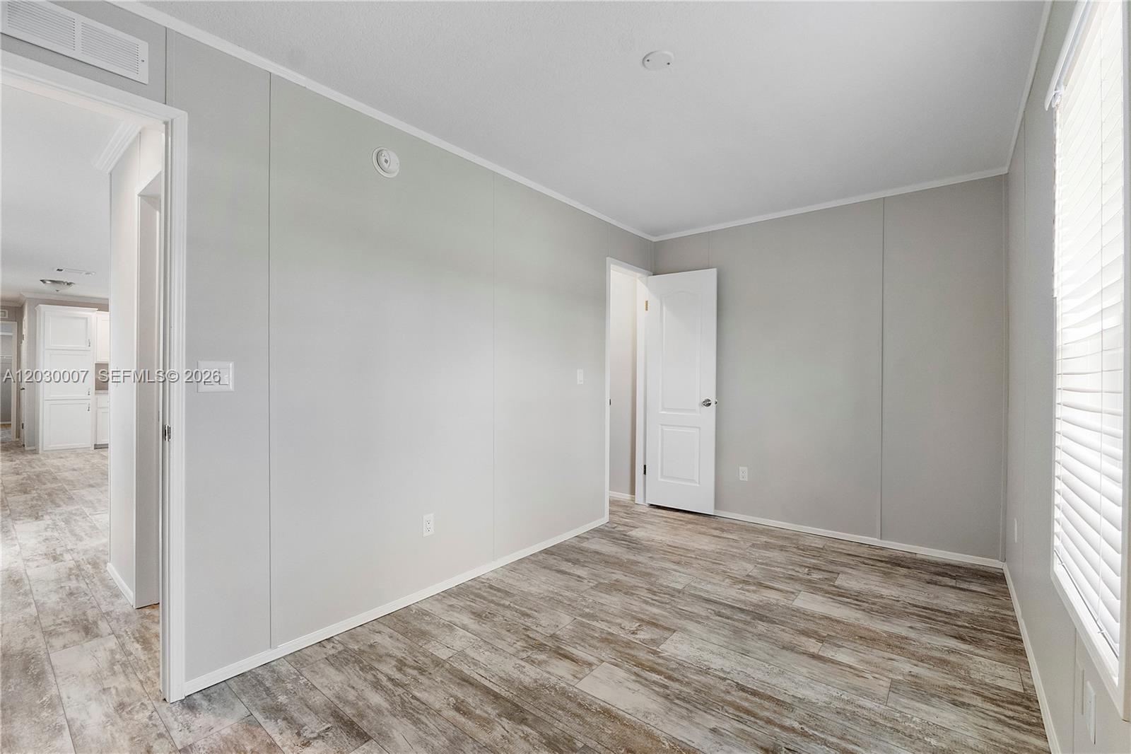 5530 SW 32nd Ter