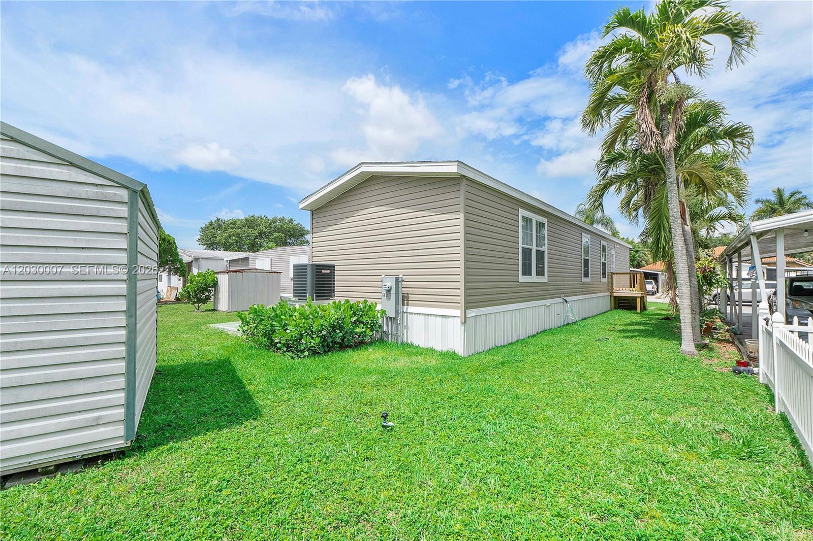 5530 SW 32nd Ter