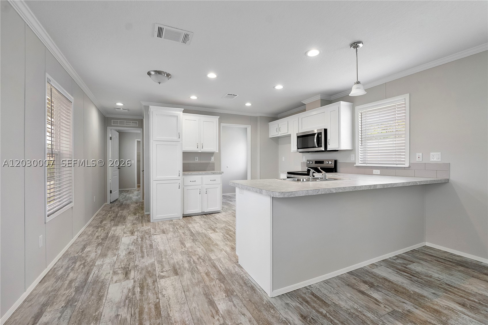5530 SW 32nd Ter