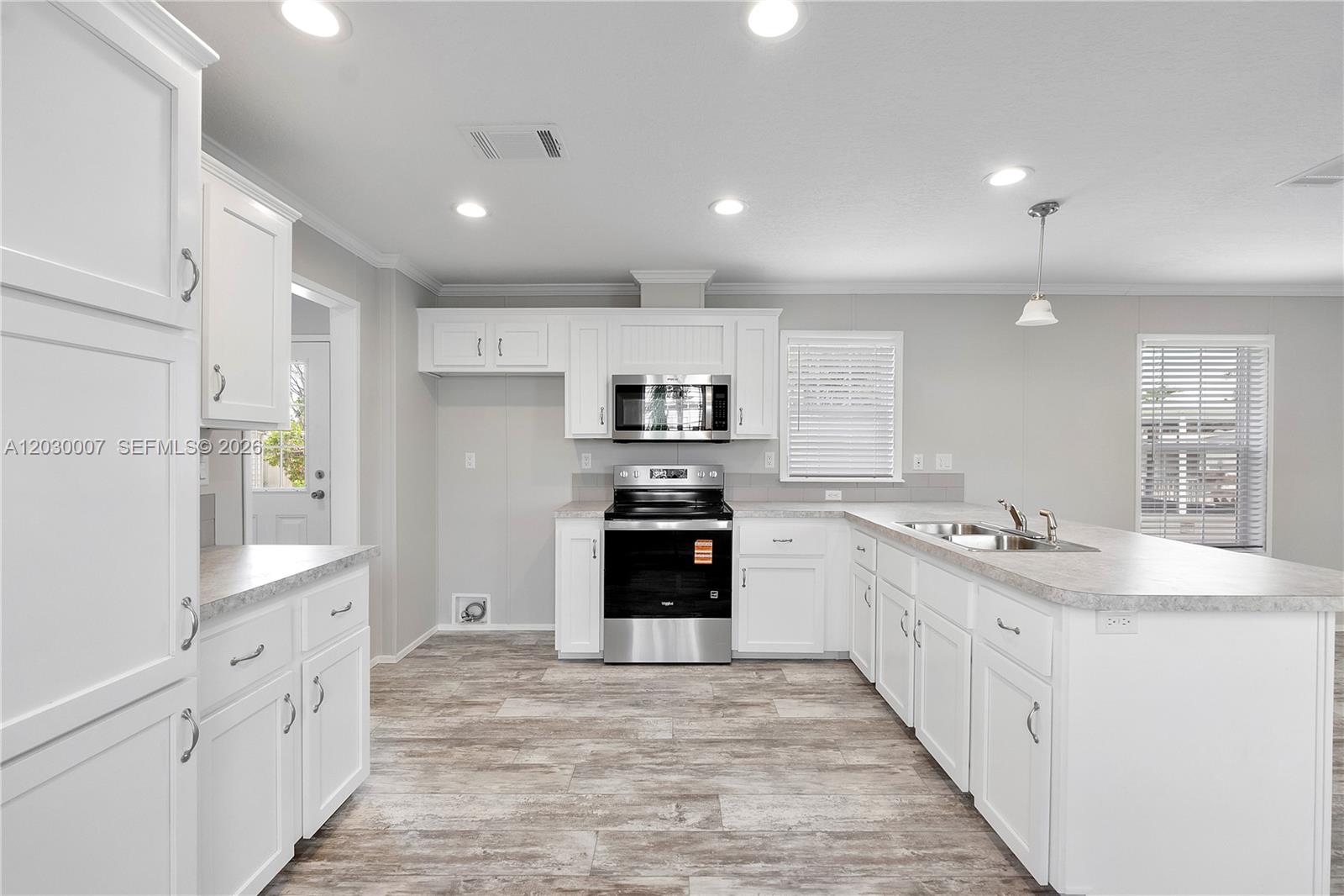 5530 SW 32nd Ter - Image 1