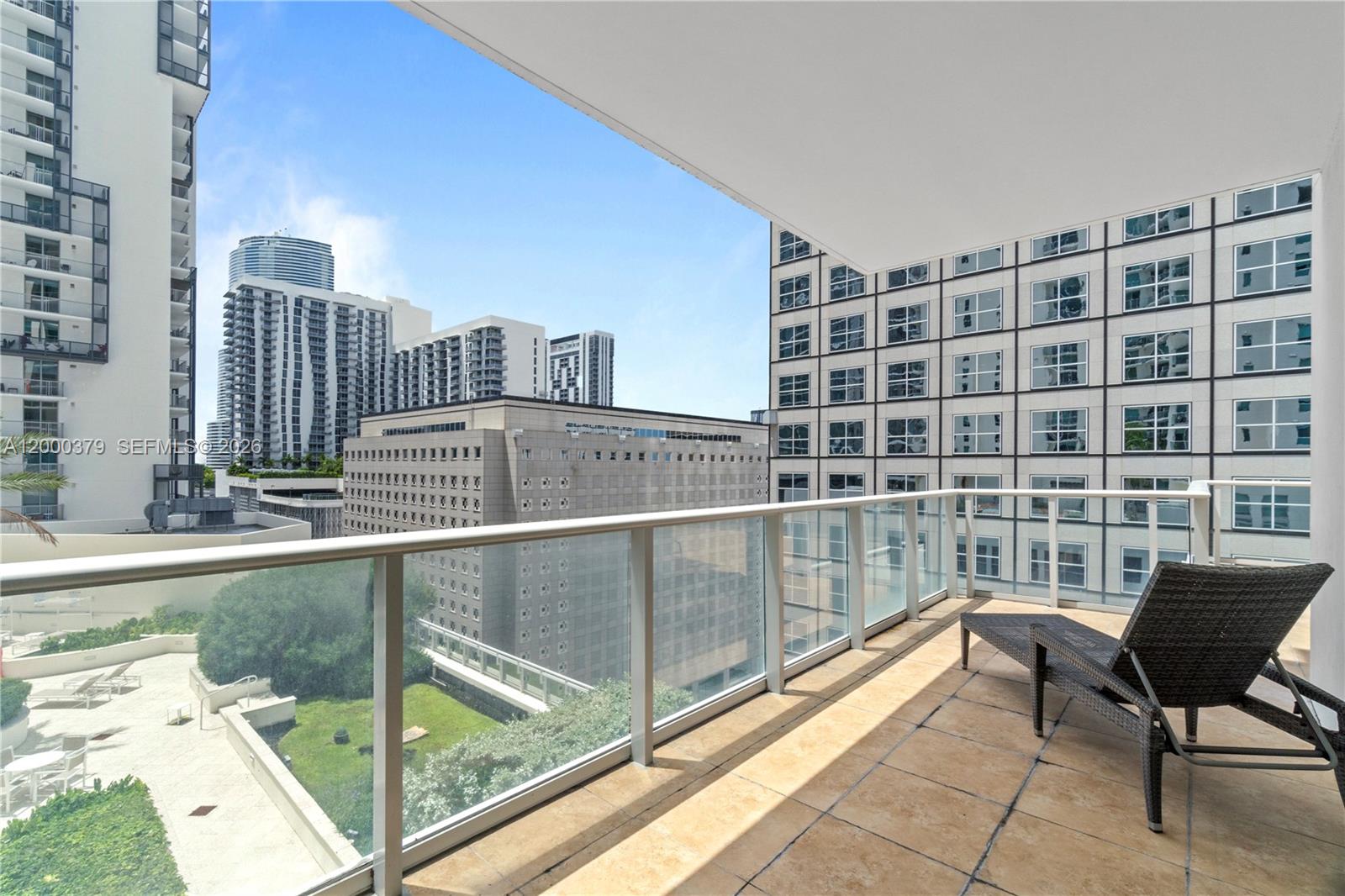 MET 1 CONDO - Residential