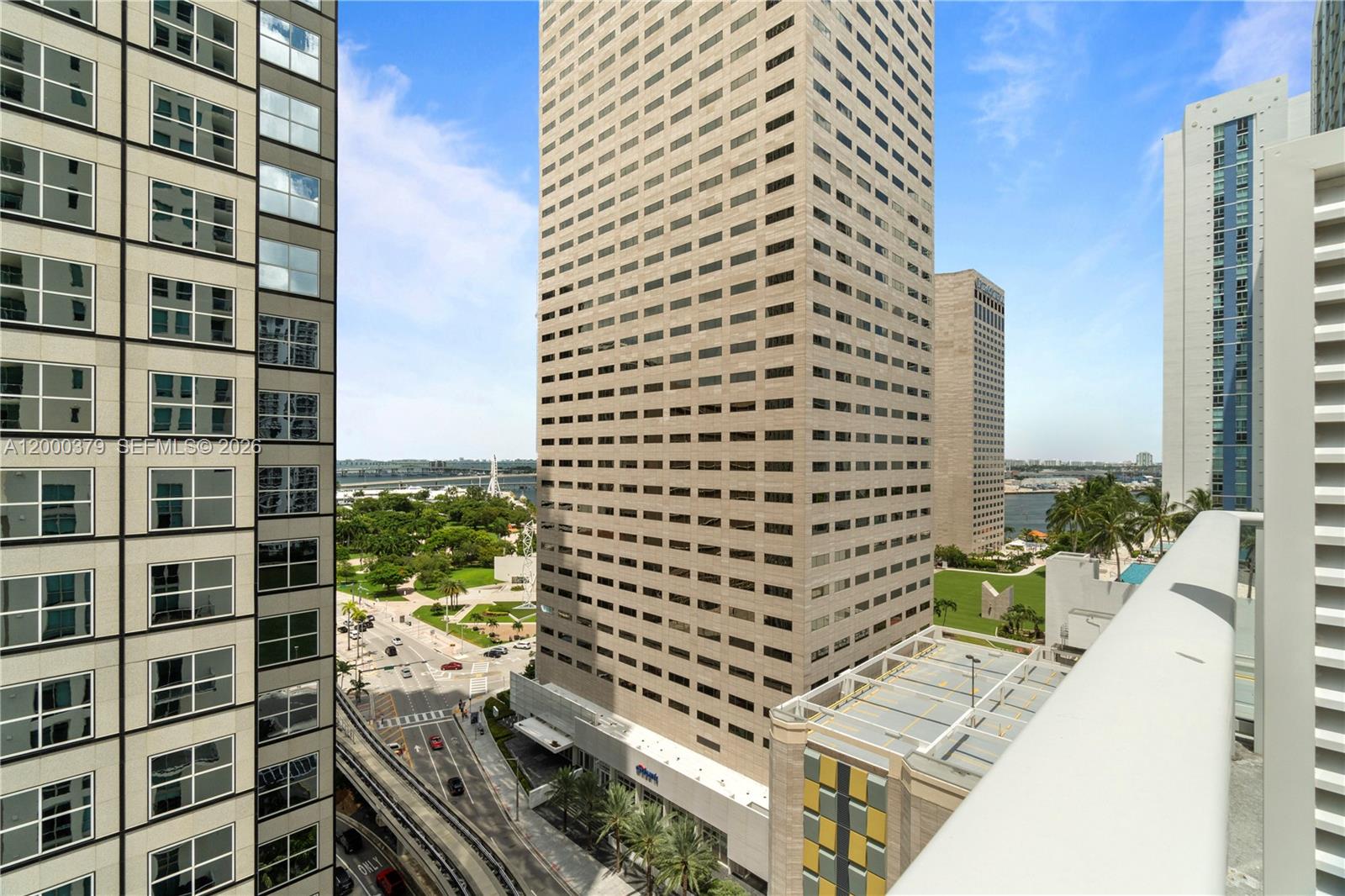 MET 1 CONDO - Residential