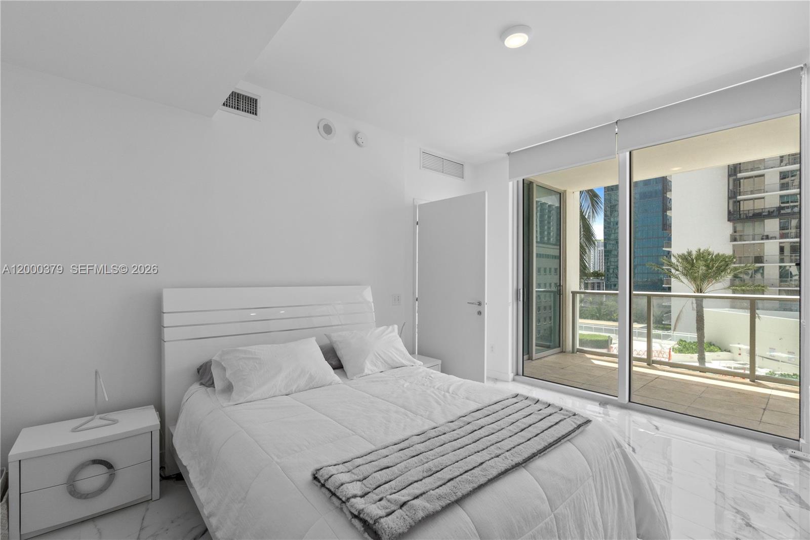 MET 1 CONDO - Residential