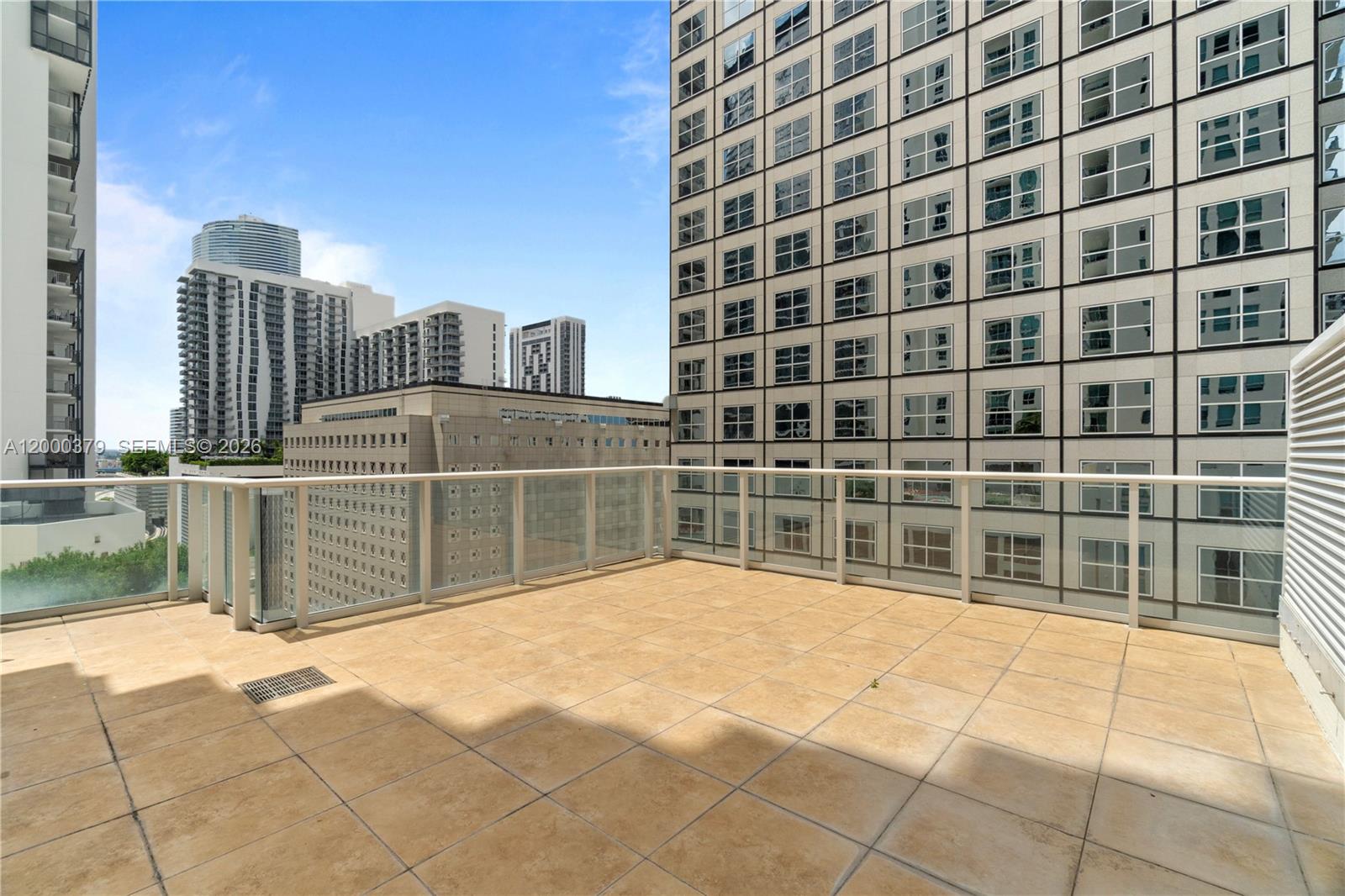 MET 1 CONDO - Residential