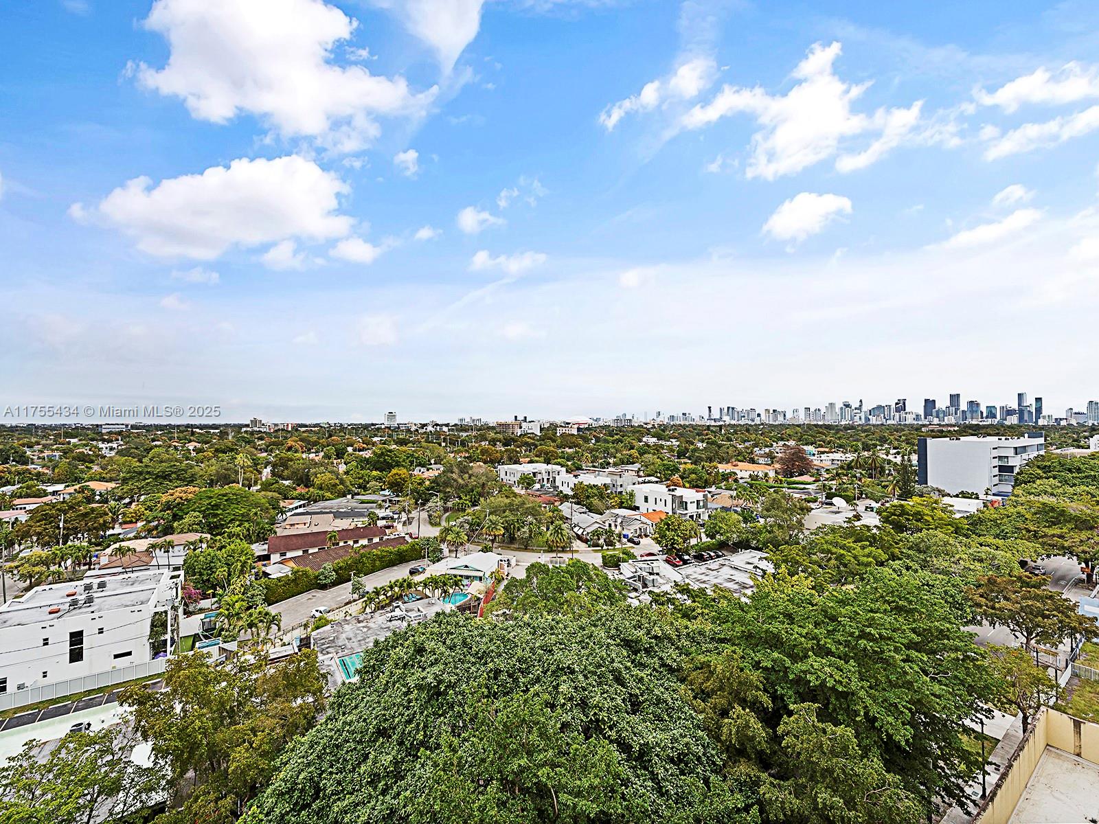 THE ASTON CONDO - Residential