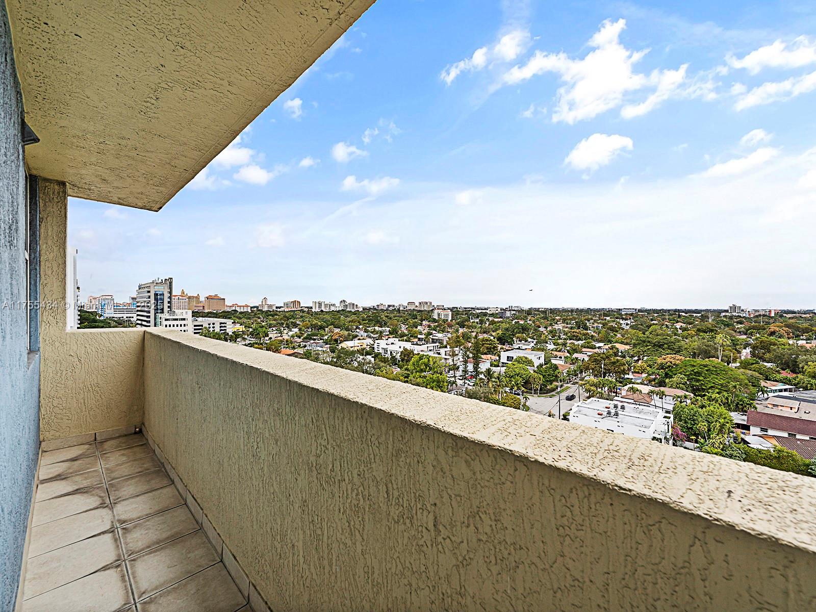 THE ASTON CONDO - Residential