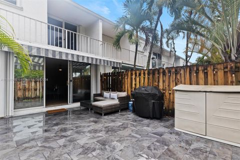 Townhouse in Hallandale Beach FL 915 27th Ave Ave 21.jpg