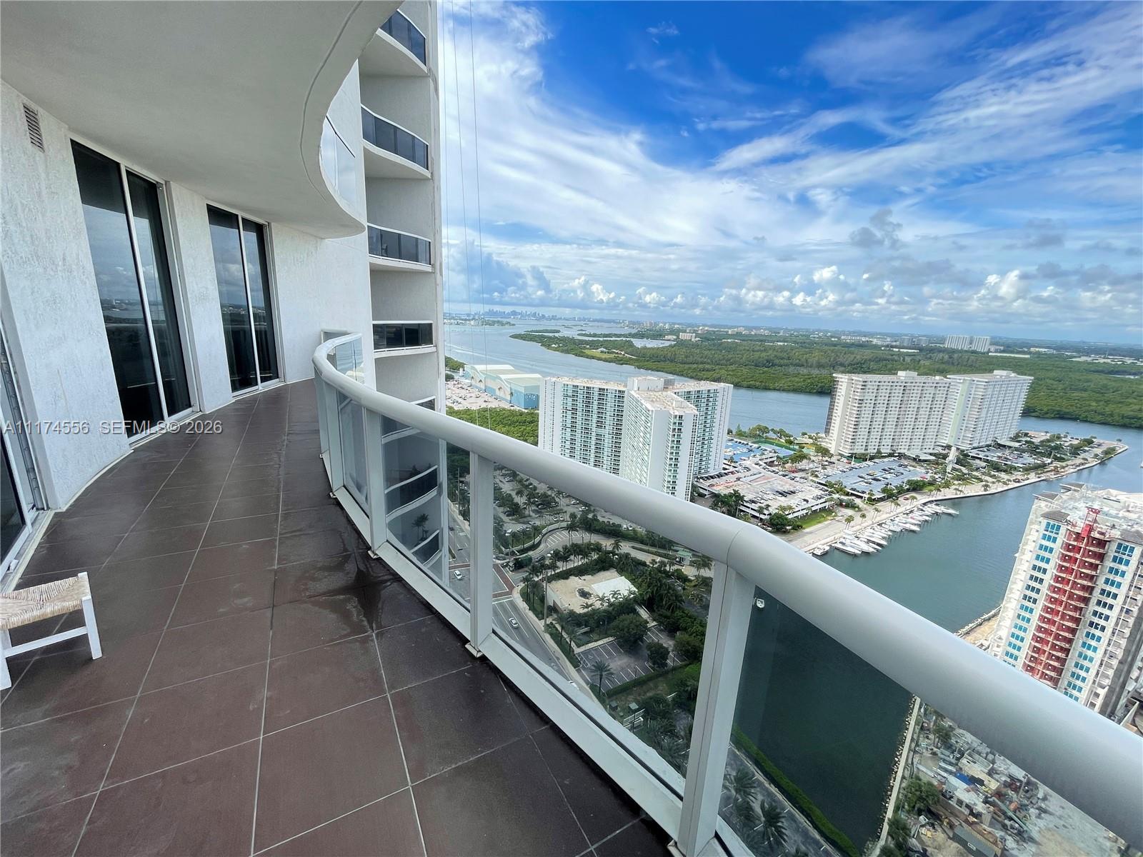 TDR TOWER II CONDO - Residential