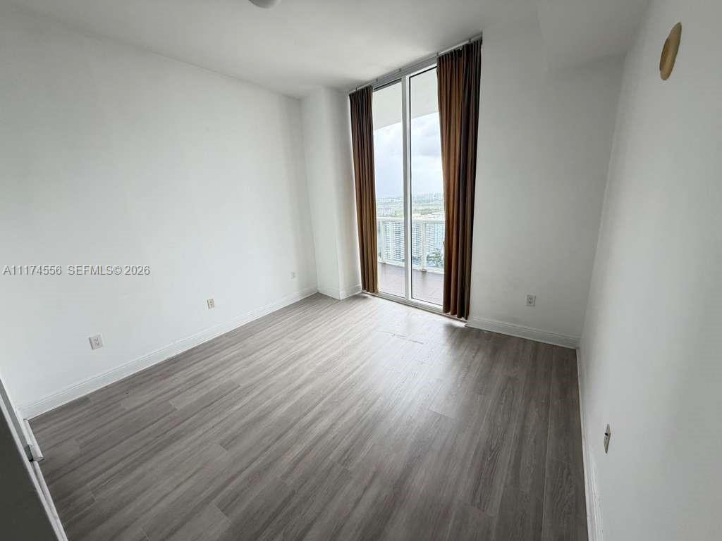 TDR TOWER II CONDO - Residential