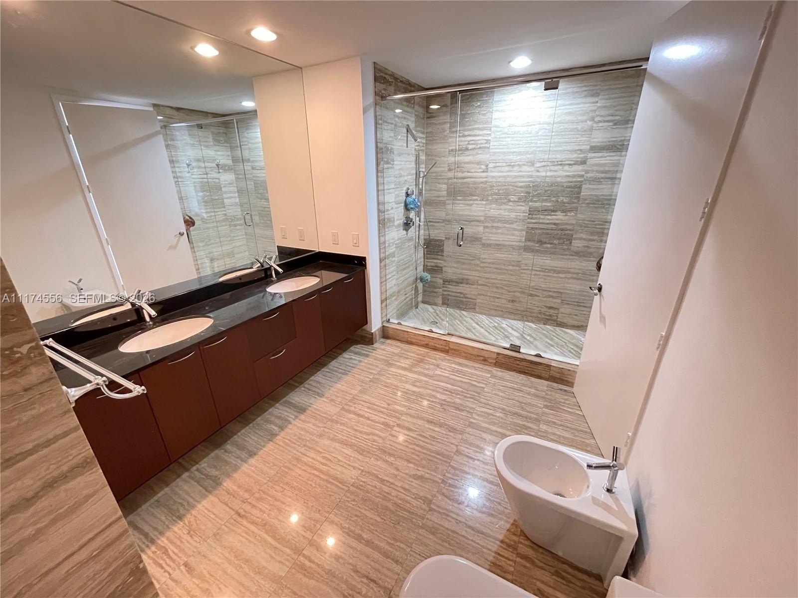 TDR TOWER II CONDO - Residential