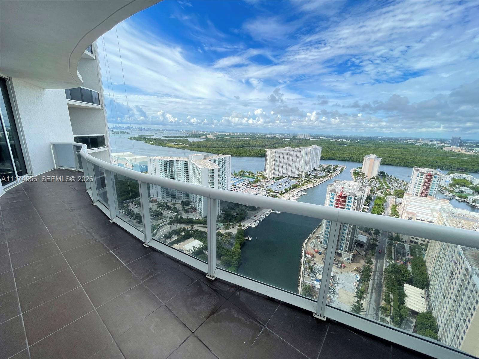 TDR TOWER II CONDO - Residential