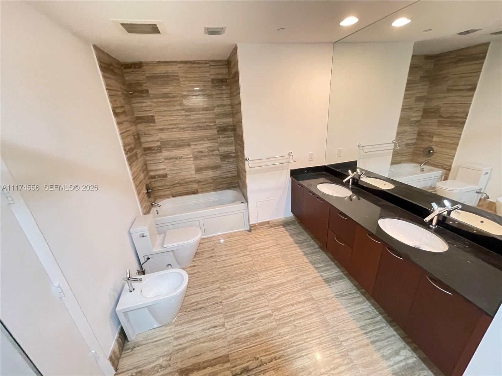 TDR TOWER II CONDO - Residential