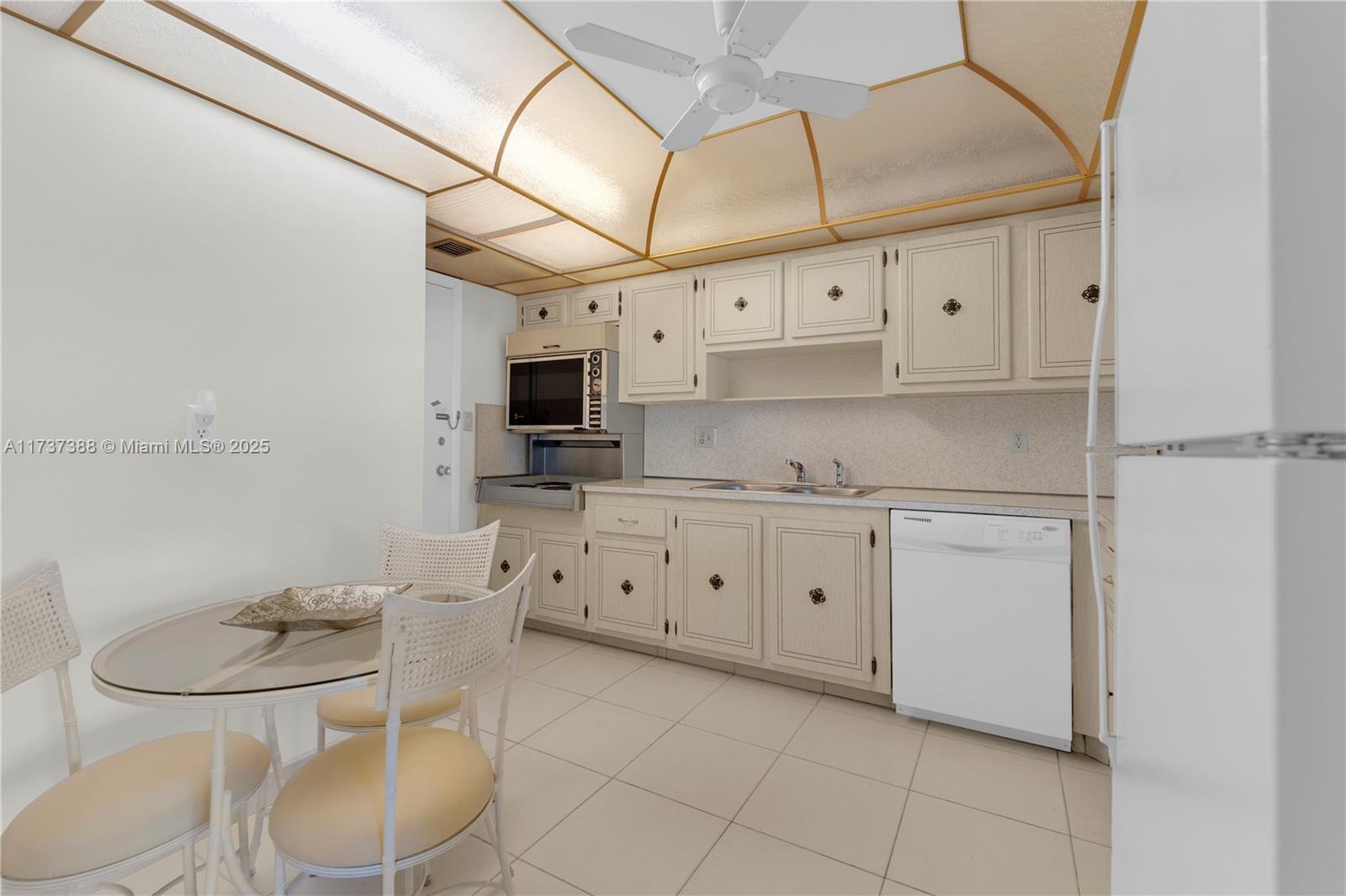 FAIRWAYS RIVIERA CONDO - Residential