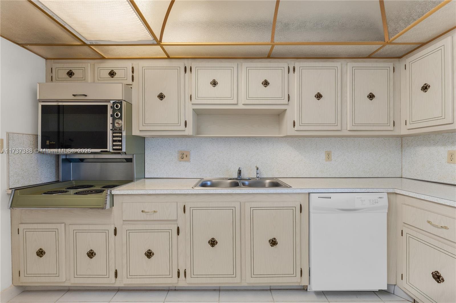 FAIRWAYS RIVIERA CONDO - Residential