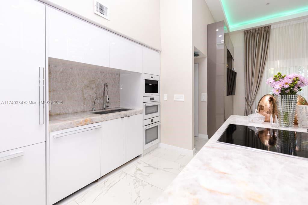 BEACH CLUB THREE CONDO - Residential