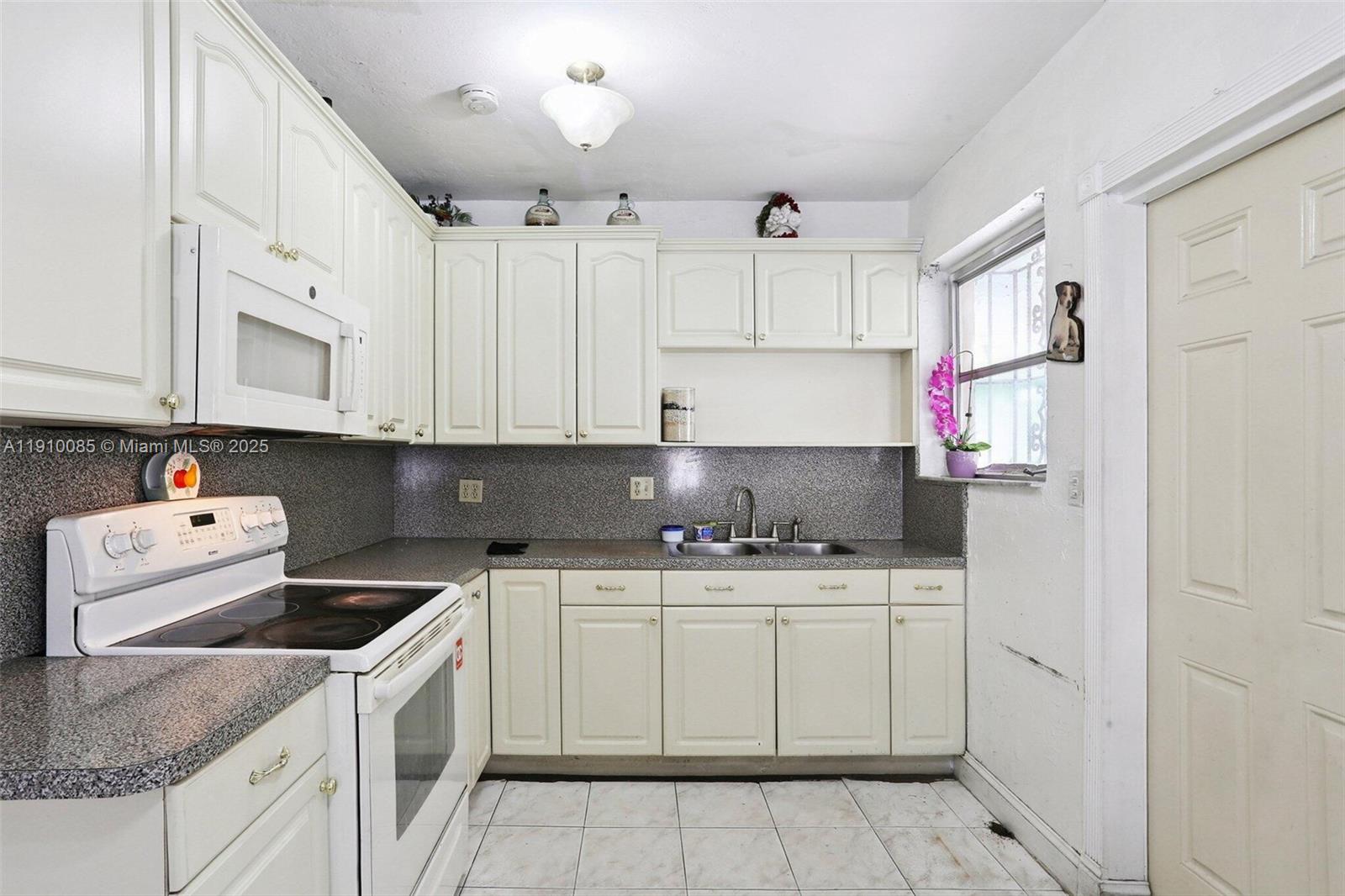 INGLESIDE PARK - Residential