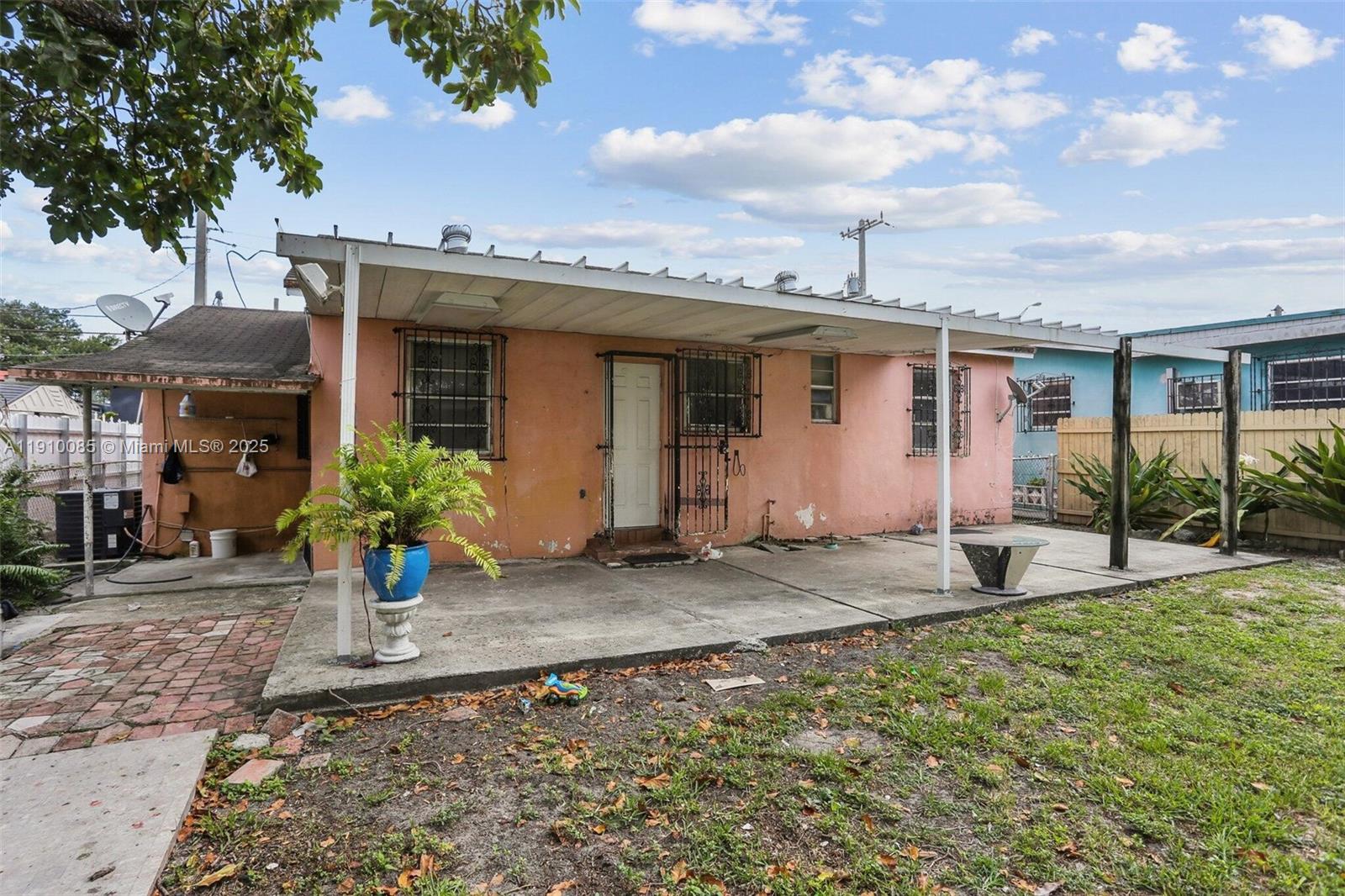 INGLESIDE PARK - Residential