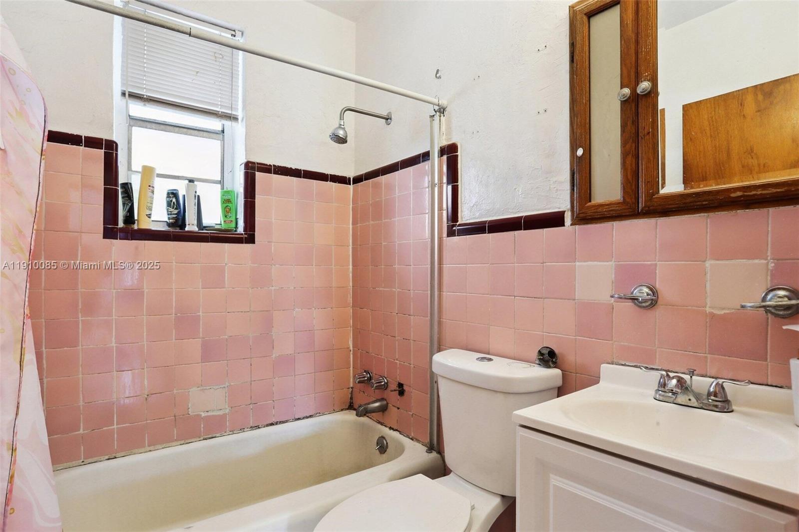 INGLESIDE PARK - Residential