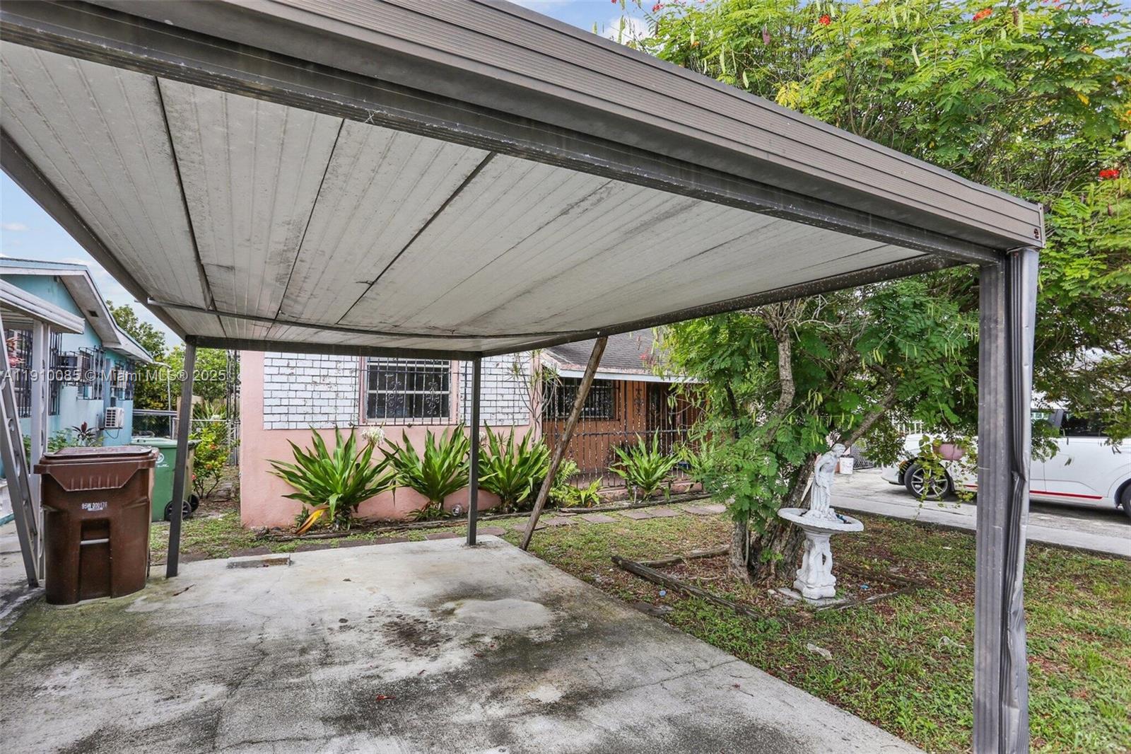 INGLESIDE PARK - Residential