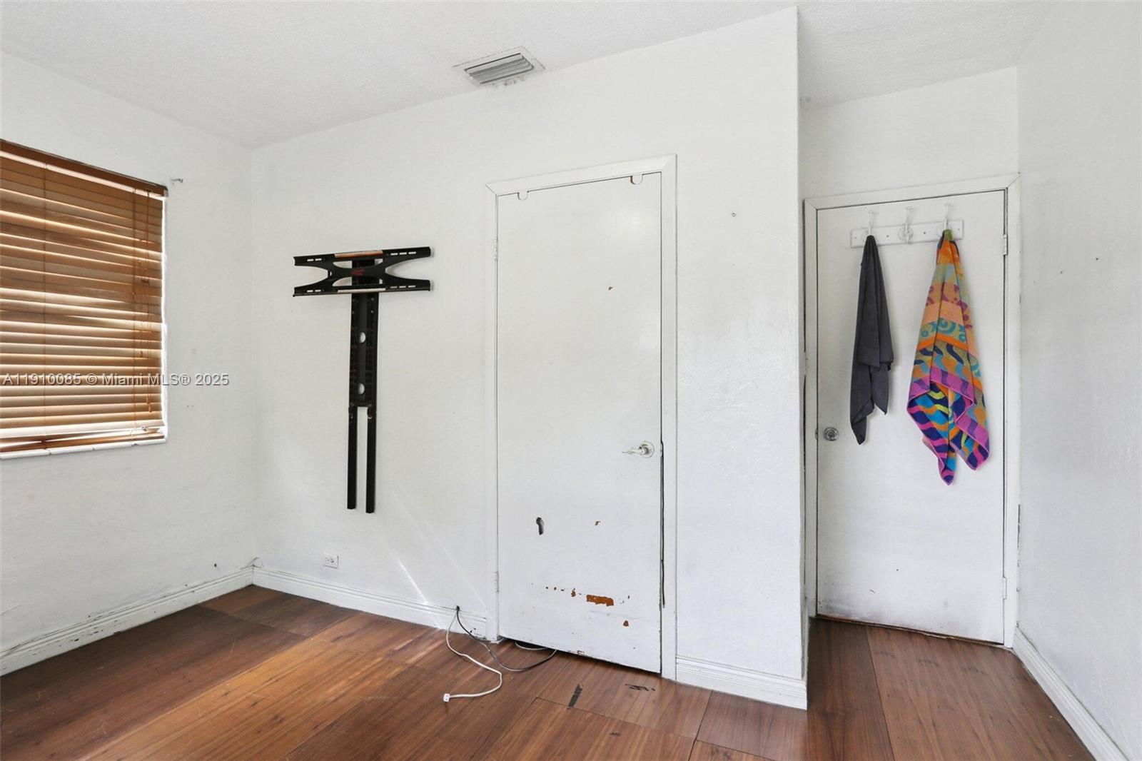 INGLESIDE PARK - Residential