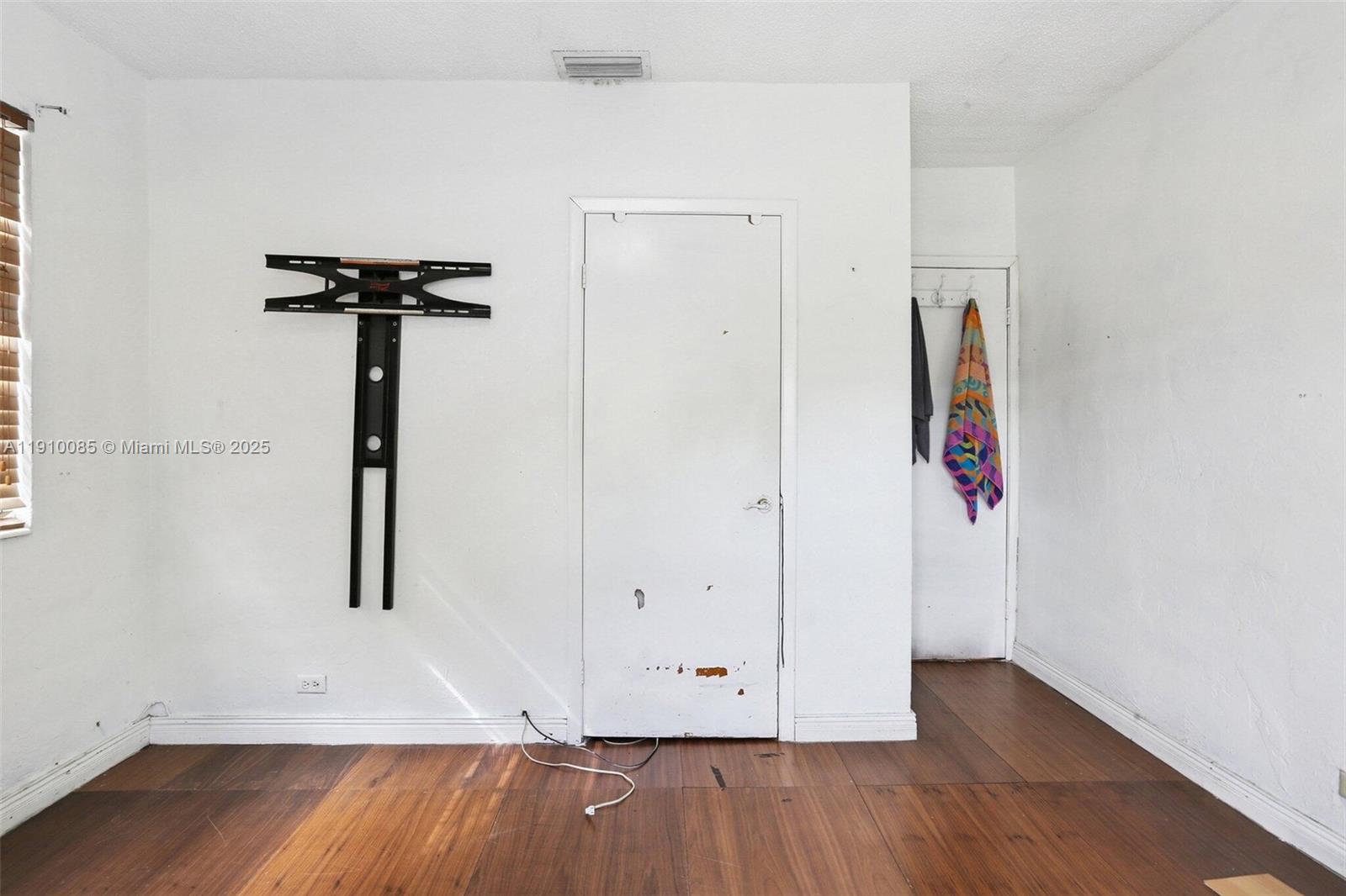 INGLESIDE PARK - Residential