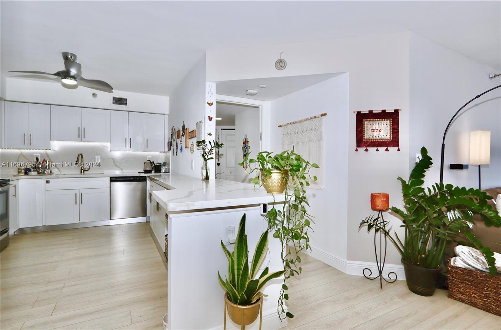 MYSTIC POINTE AT AVENTURA - Residential